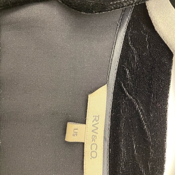 RW&CO top - Picture 3 of 3